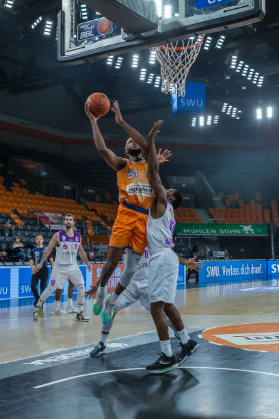 速反击与边 速反击与边