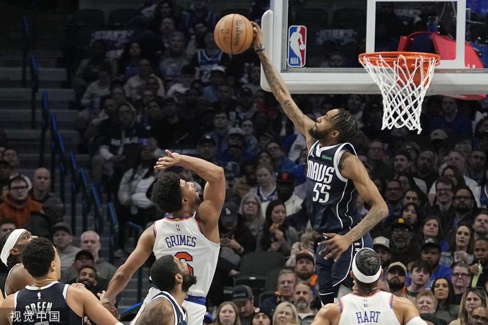 着球员在防 着球员在防