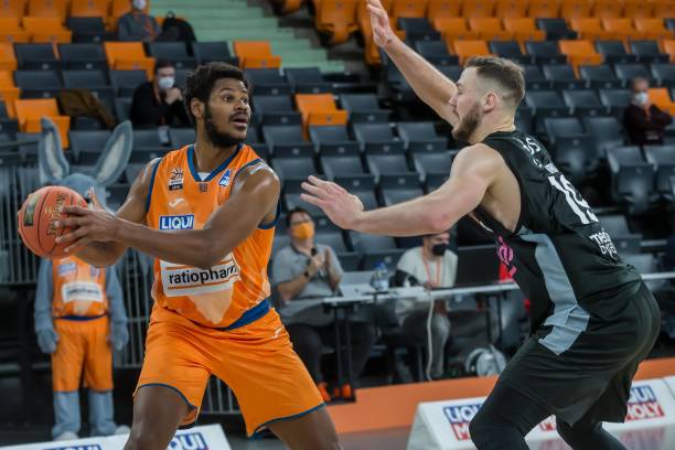 他的带领下 他的带领下