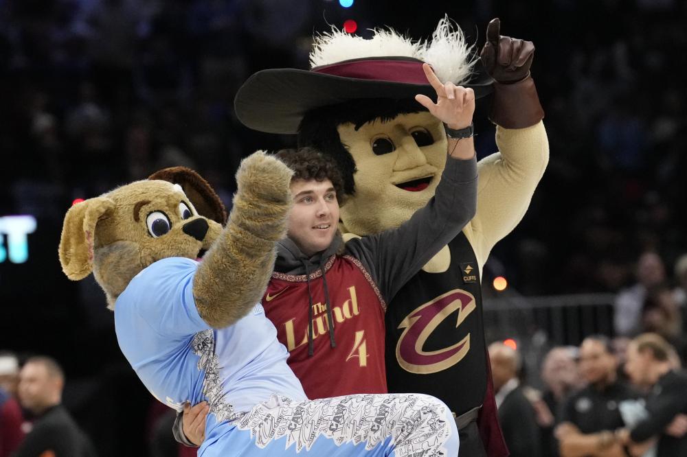 德国队近15场比赛10胜4平1负，唯一失利是欧洲杯对阵西班牙.